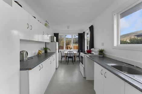 Photo of property in 15 Treadwell Street, Naenae, Lower Hutt, 5011