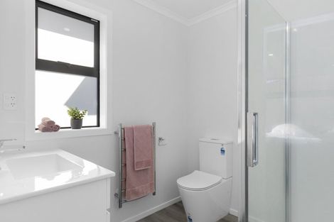 Photo of property in 5 Kerrigan Crescent, Wallaceville, Upper Hutt, 5018