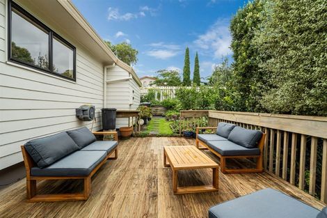 Photo of property in 3 Emery Grove, Bayview, Auckland, 0629