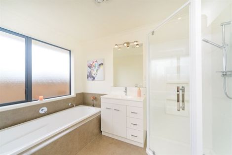 Photo of property in 27 Macdonald Heights, Feilding, 4702