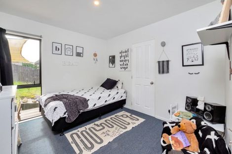 Photo of property in 15 Empressa Heights, Helensville, 0800