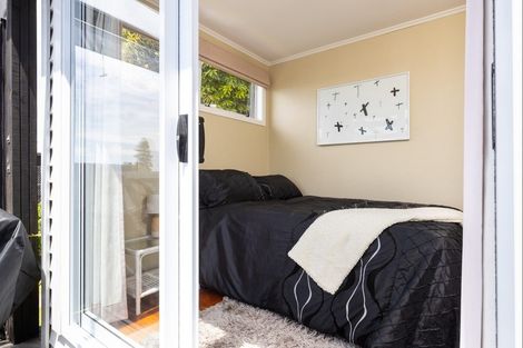 Photo of property in 50 Calvert Road, Lynmouth, New Plymouth, 4310