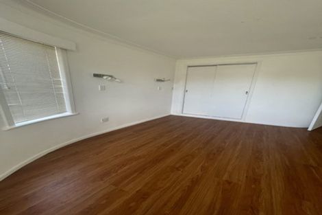 Photo of property in 7 Springbank Lane, Te Atatu Peninsula, Auckland, 0610