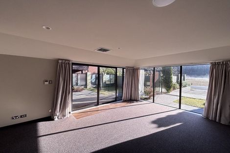 Photo of property in 4 Regalwood Close, Parklands, Christchurch, 8083