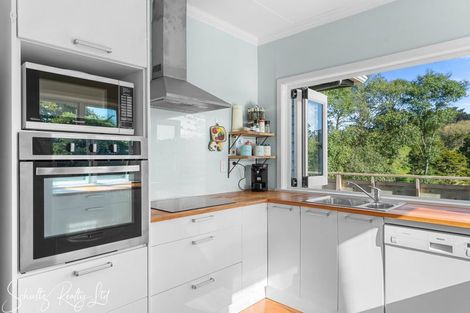 Photo of property in 15 Ash Grove, Maungaturoto, 0520