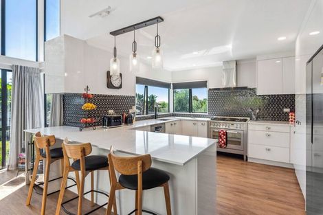 Photo of property in 41 Quadrant Heights, Paraparaumu, 5032