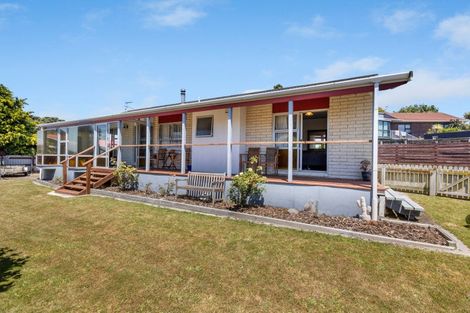 Photo of property in 15 Virginia Place, Whalers Gate, New Plymouth, 4310