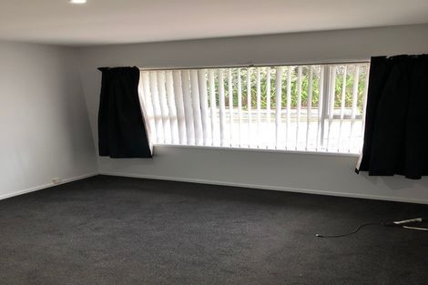 Photo of property in 1/4220 Great North Road, Glendene, Auckland, 0602