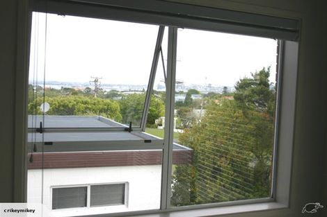 Photo of property in 1/22 Tui Glen Road, Birkenhead, Auckland, 0626
