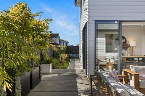 Photo of property in 9 Barque Rise, Long Bay, Auckland, 0630