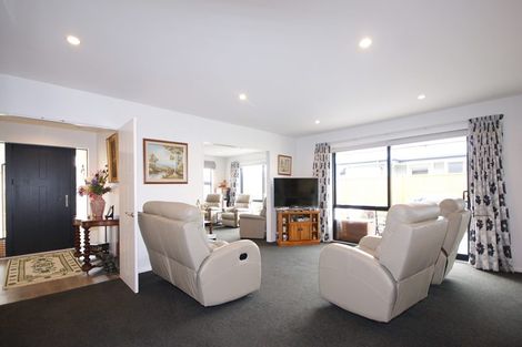 Photo of property in 26 Huntingdon Drive, Rangiora, 7400