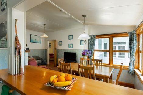 Photo of property in 7 Broadway, Picton, 7220