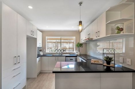 Photo of property in 8 Glencullen Place, Dannemora, Auckland, 2016