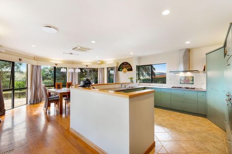 Photo of property in 132 Muriwai Valley Road, Muriwai, Waimauku, 0881