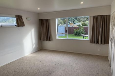Photo of property in 11 Momona Street, Wainuiomata, Lower Hutt, 5014