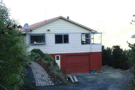 Photo of property in 26 Ocean View Road, Ravensbourne, Dunedin, 9022