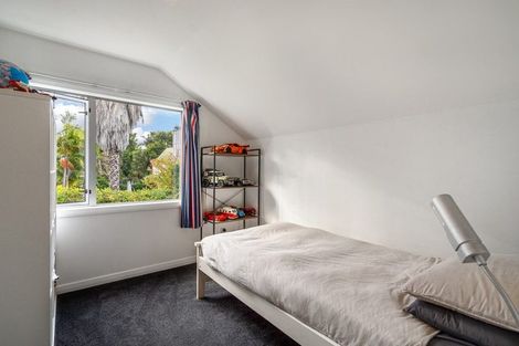 Photo of property in 2/7 Phillip Parade, Forrest Hill, Auckland, 0620