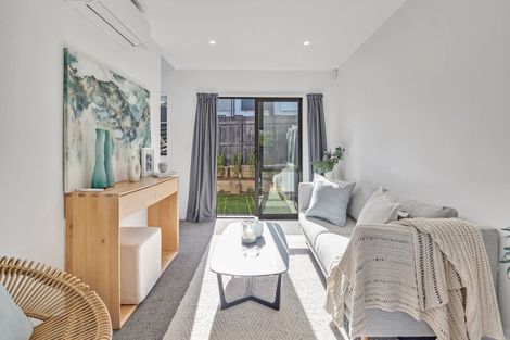 Photo of property in 2/58 Kemp Road, Massey, Auckland, 0614