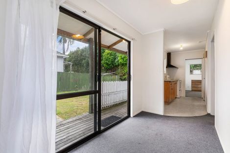 Photo of property in 48 Astley Avenue, New Lynn, Auckland, 0600