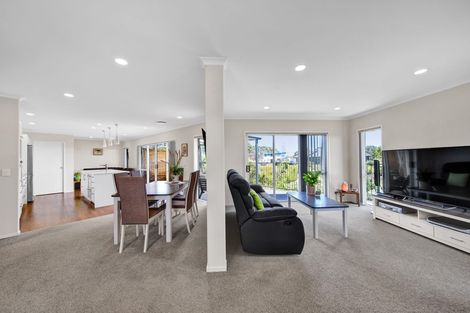 Photo of property in 5 Condor Crescent, Waiwhakaiho, New Plymouth, 4312