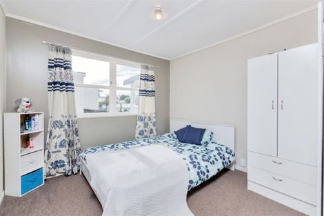 Photo of property in 20 Riserra Drive, Ranui, Auckland, 0612