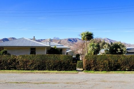 Photo of property in 6 Robinson Street, Kurow, 9435