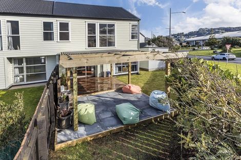 Photo of property in 2/163 Rongotai Road, Rongotai, Wellington, 6022