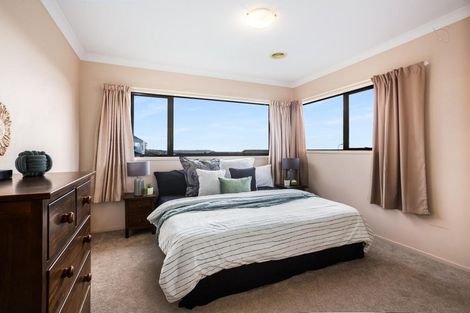 Photo of property in 9 Aspiring Terrace, Aotea, Porirua, 5024