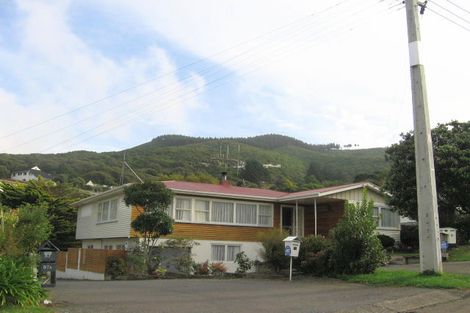 Photo of property in 61 Larsen Crescent, Tawa, Wellington, 5028