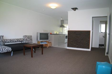 Photo of property in 4/11a Bayside Avenue, Te Atatu Peninsula, Auckland, 0610