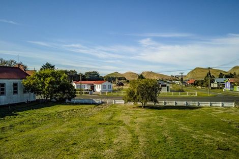 Photo of property in 15 Meta Street, Takapau, 4203