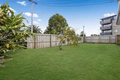 Photo of property in 1/24 Alfriston Road, Manurewa East, Auckland, 2102