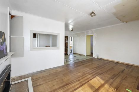 Photo of property in 77 Mould Street, Waitara, 4320