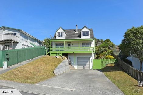 Photo of property in 7 Fitzpatrick Street, Newlands, Wellington, 6037