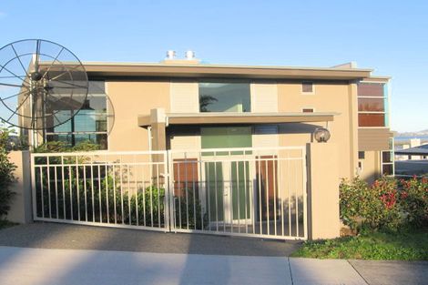 Photo of property in 22 Courtneys, West Harbour, Auckland, 0618