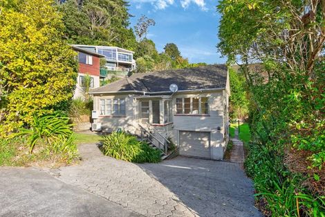Photo of property in 16 Woodvale Grove, Fairfield, Lower Hutt, 5011