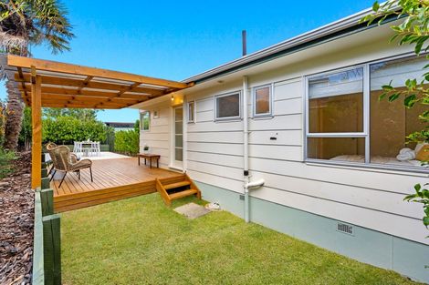 Photo of property in 2/43 Telstar Place, Beach Haven, Auckland, 0626