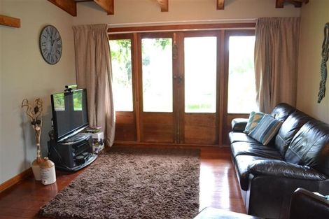 Photo of property in 26 Takiroa Street, Urenui, 4375