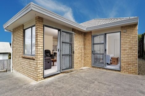 Photo of property in 5 Breenagh Place, Massey, Auckland, 0614