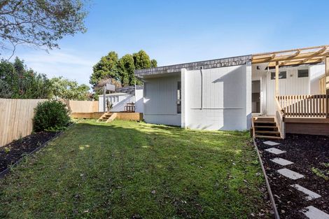 Photo of property in 2/8 Wilbur Place, Pakuranga Heights, Auckland, 2010