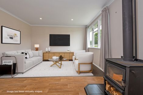 Photo of property in 1 Ingham Street, Halcombe, Feilding, 4779