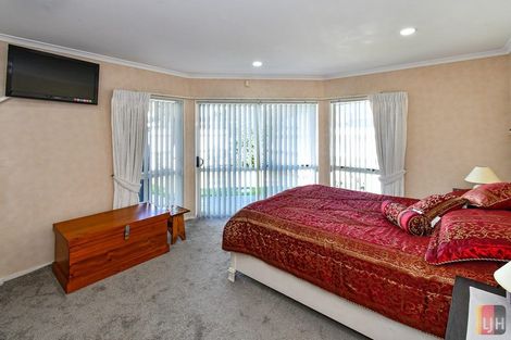 Photo of property in 1 Gairloch Place, Wattle Downs, Auckland, 2103