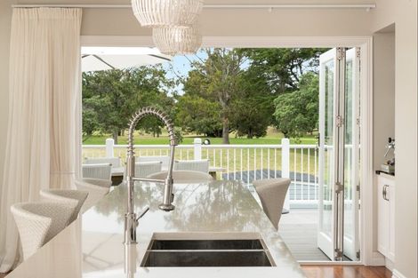 Photo of property in 162 Oceanbeach Road, Mount Maunganui, 3116