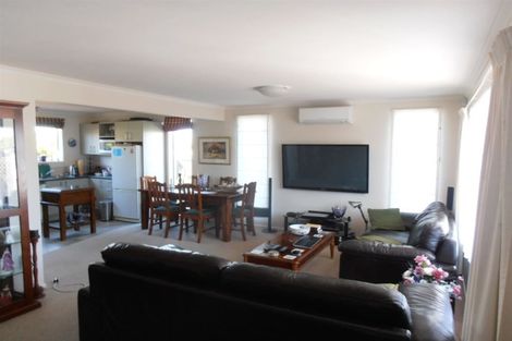 Photo of property in 2/18 Heaphy Place, Casebrook, Christchurch, 8051