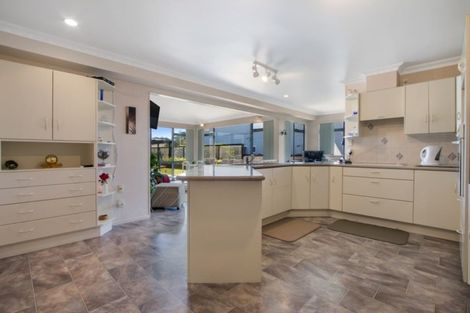 Photo of property in 142 Seaforth Road, Waihi Beach, 3611