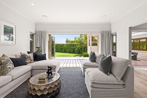 Photo of property in 6 Scott Place, Havelock North, 4130