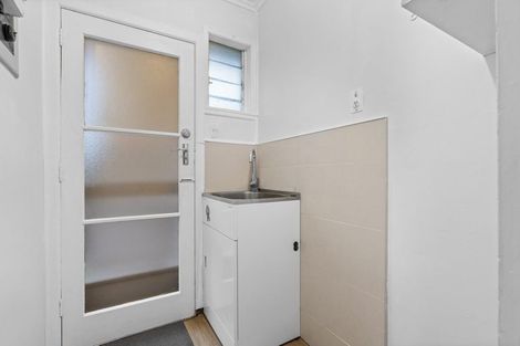 Photo of property in 2/10 Mahon Place, Papatoetoe, Auckland, 2025