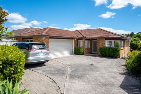 Photo of property in 3/8 Bernie Edwards Place, Botany Downs, Auckland, 2010