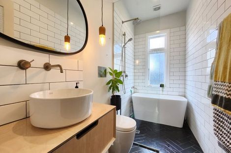 Photo of property in 50 Rex Street, Miramar, Wellington, 6022