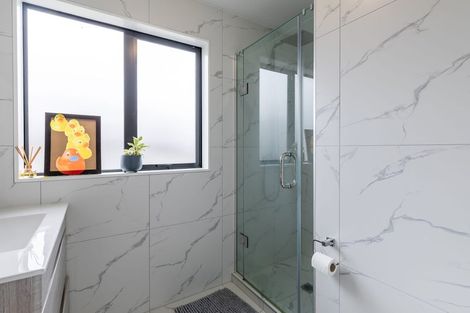 Photo of property in 10/66 Clayburn Road, Glen Eden, Auckland, 0602